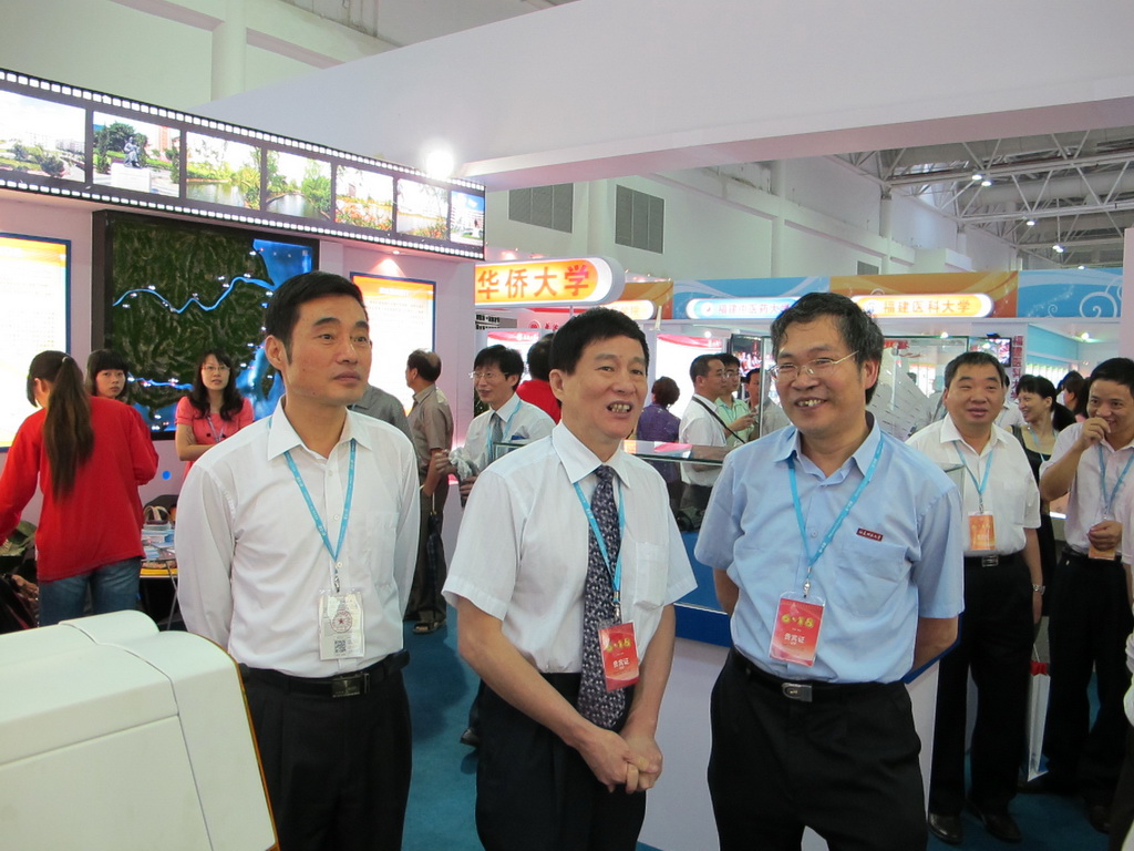 郑传芳书记到OD(中国)一站式服务平台展馆指导